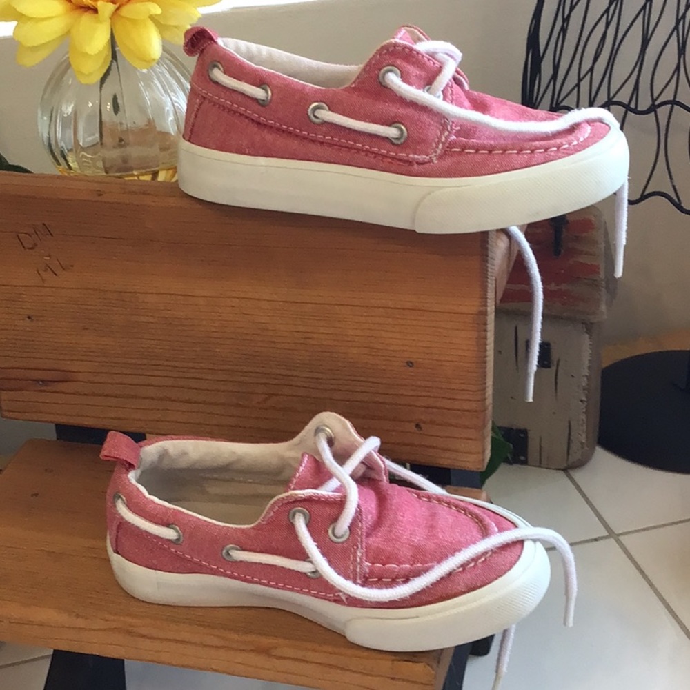 ‘Gymboree’ Faded Red Canvas/White Laces Slip-Ons - Picture 4 of 7